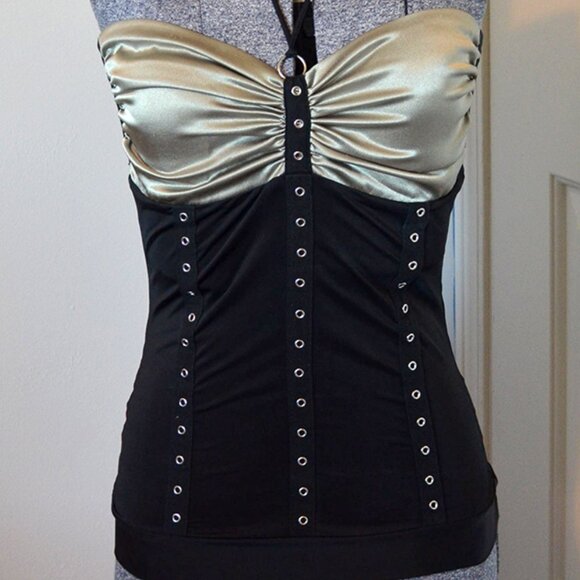 C.C. 1827 "Made You Look" brand Halter Top size medium - Picture 1 of 10